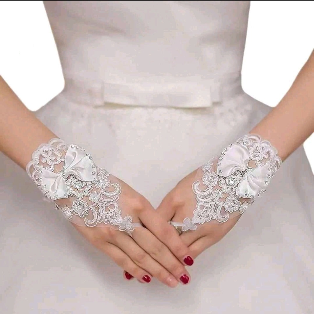 2pcs Elegant White Lace Bridal Gloves With Bow Detail-HookFinger Design