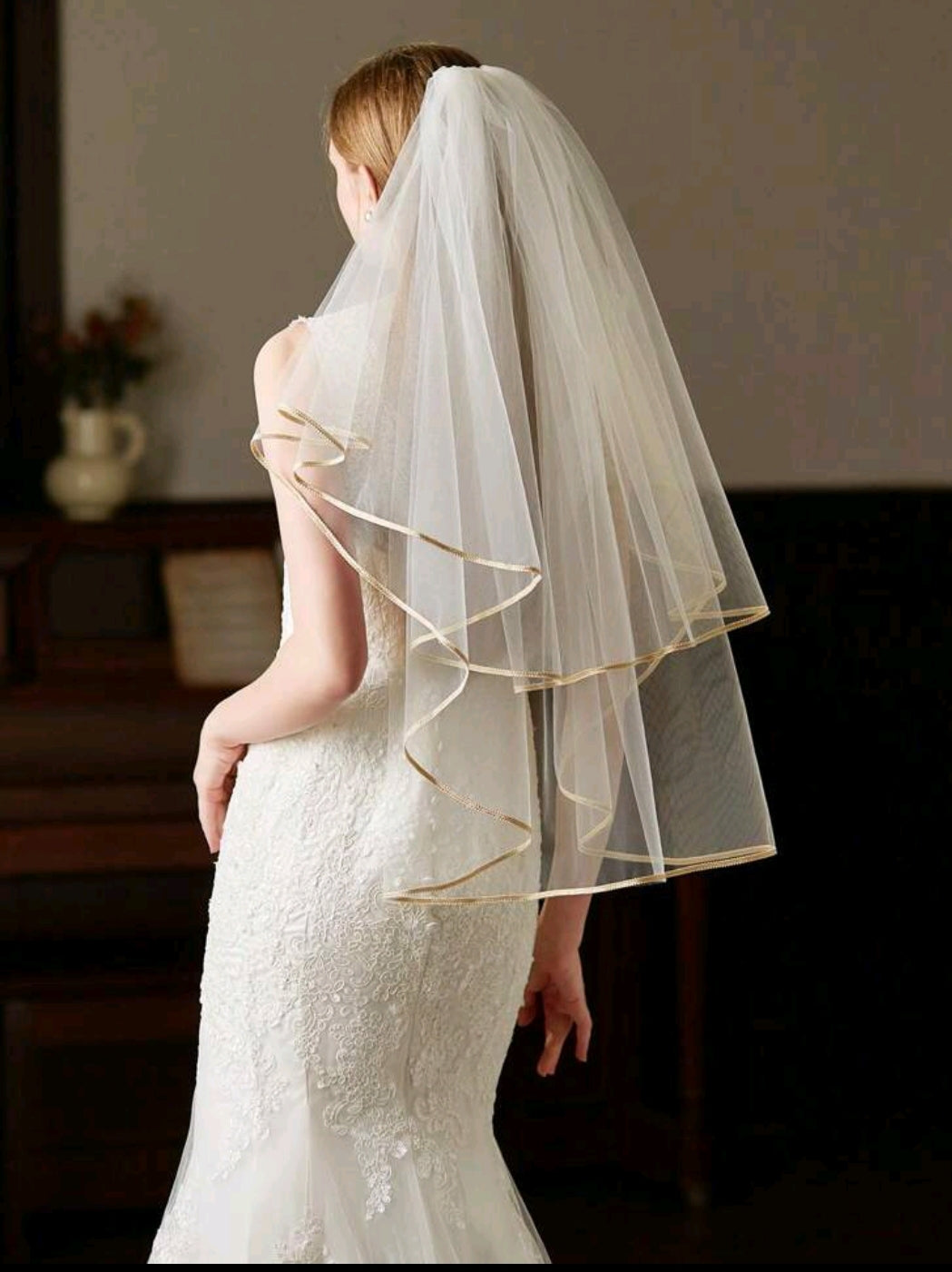 Gold-Trimmed Bride Wedding Veil With Comb