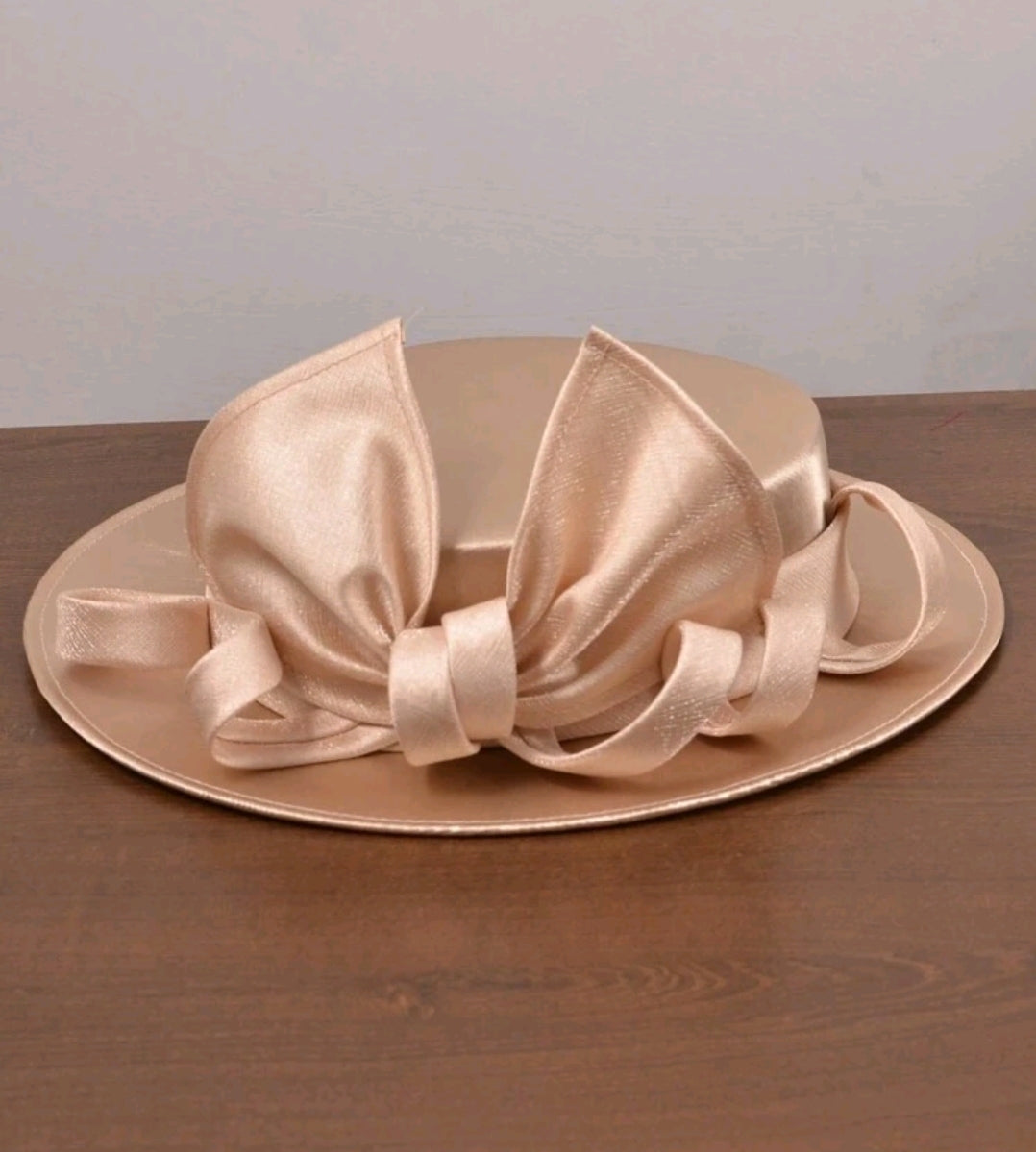 Elegant Wide-Brimmed Fascinators Hat