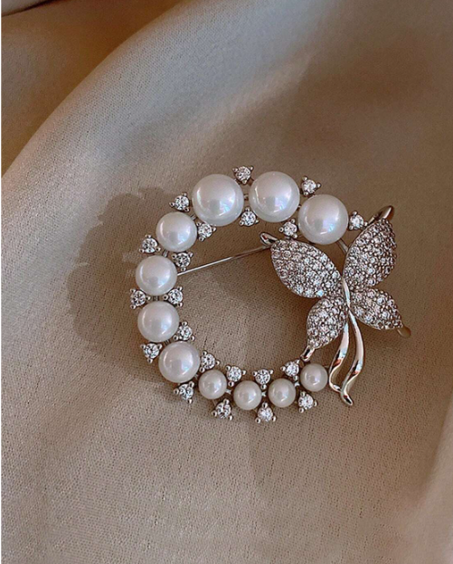 Geometric Pearl Butterfly Elegant Zinc Alloy Brooch