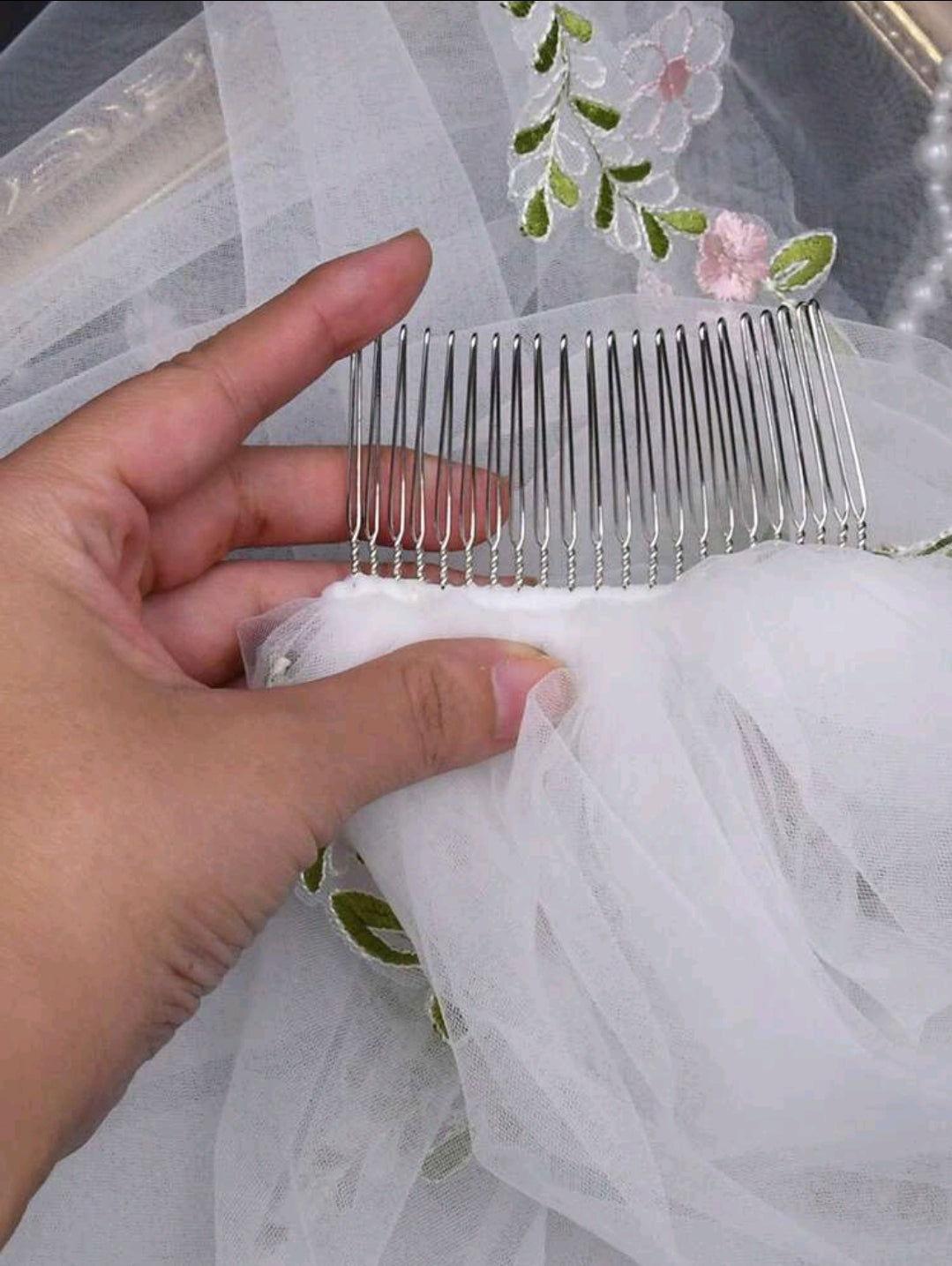 Flower Embroidered Style Bridal Veil With Comb