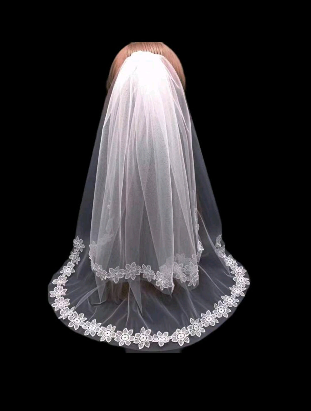 Double-Layered Mesh Veil With Lace