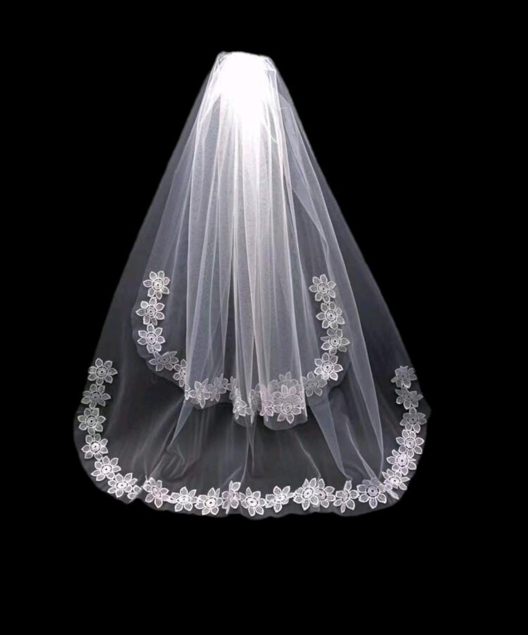 Double-Layered Mesh Veil With Lace