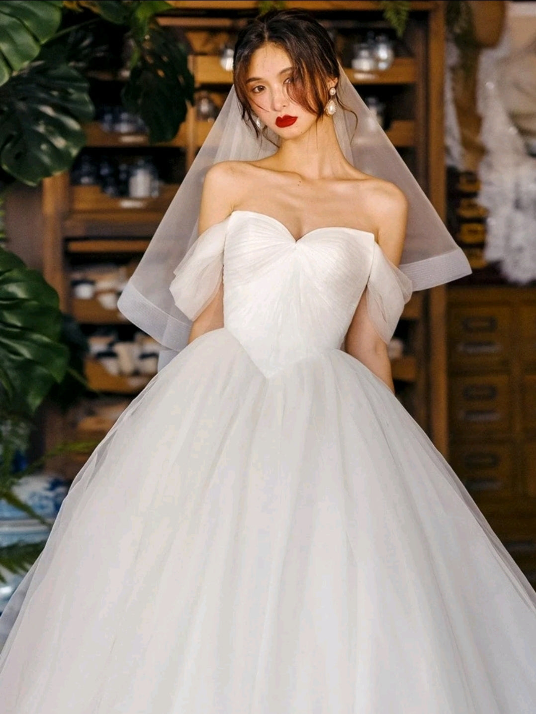 Double Band Elastic Mesh Hemmed Short Bridal Veil