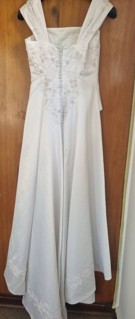 A line full satin wedding dress